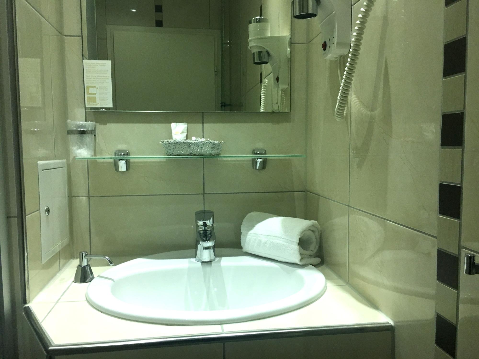 Caravelle Im Park Hotel