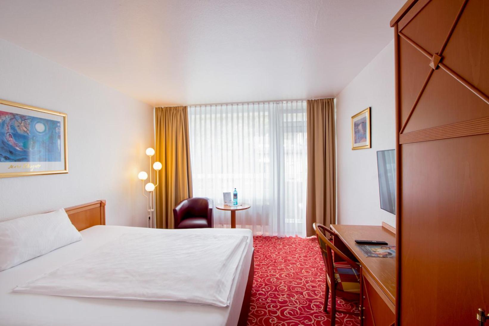 Caravelle Im Park Hotel 3*