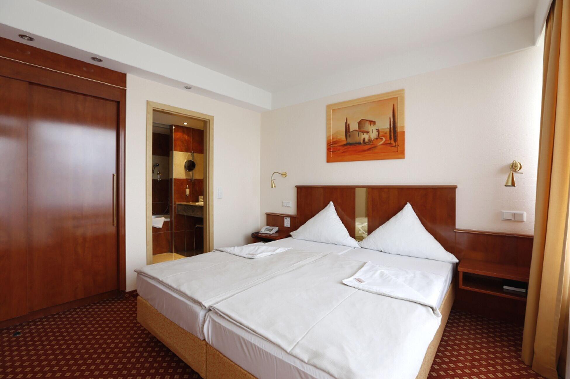 Hotel Caravelle Im Park 3*