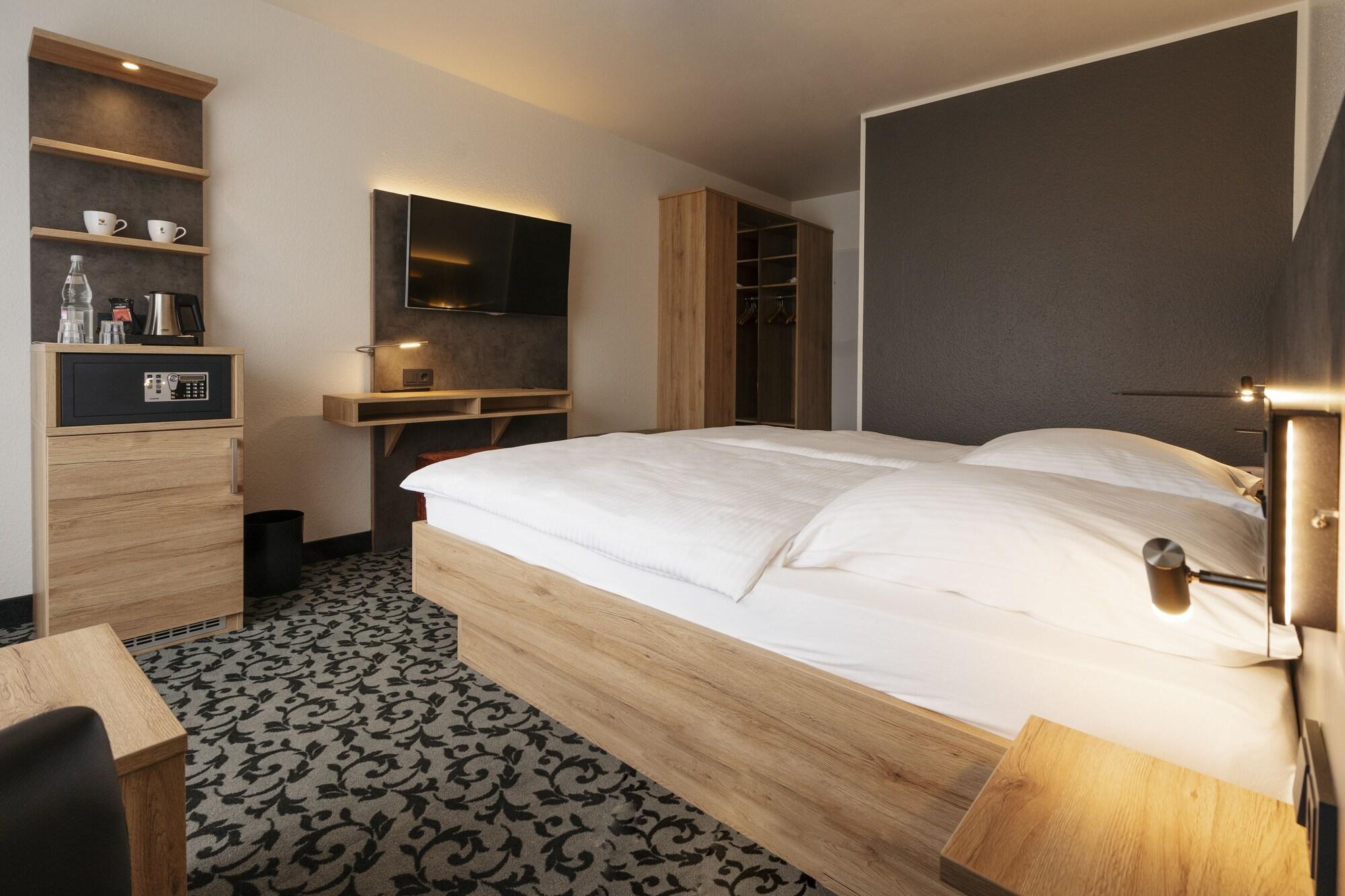 Caravelle Im Park Hotel 3*