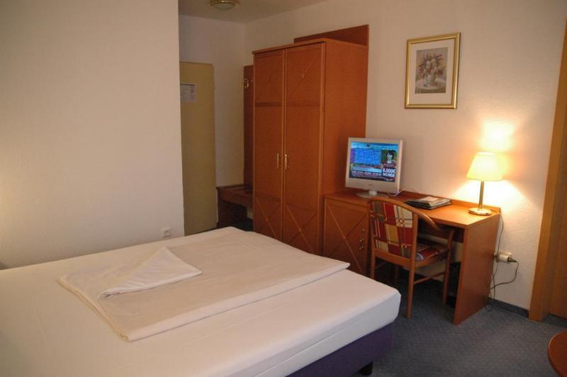 Hotel Caravelle Im Park 3*