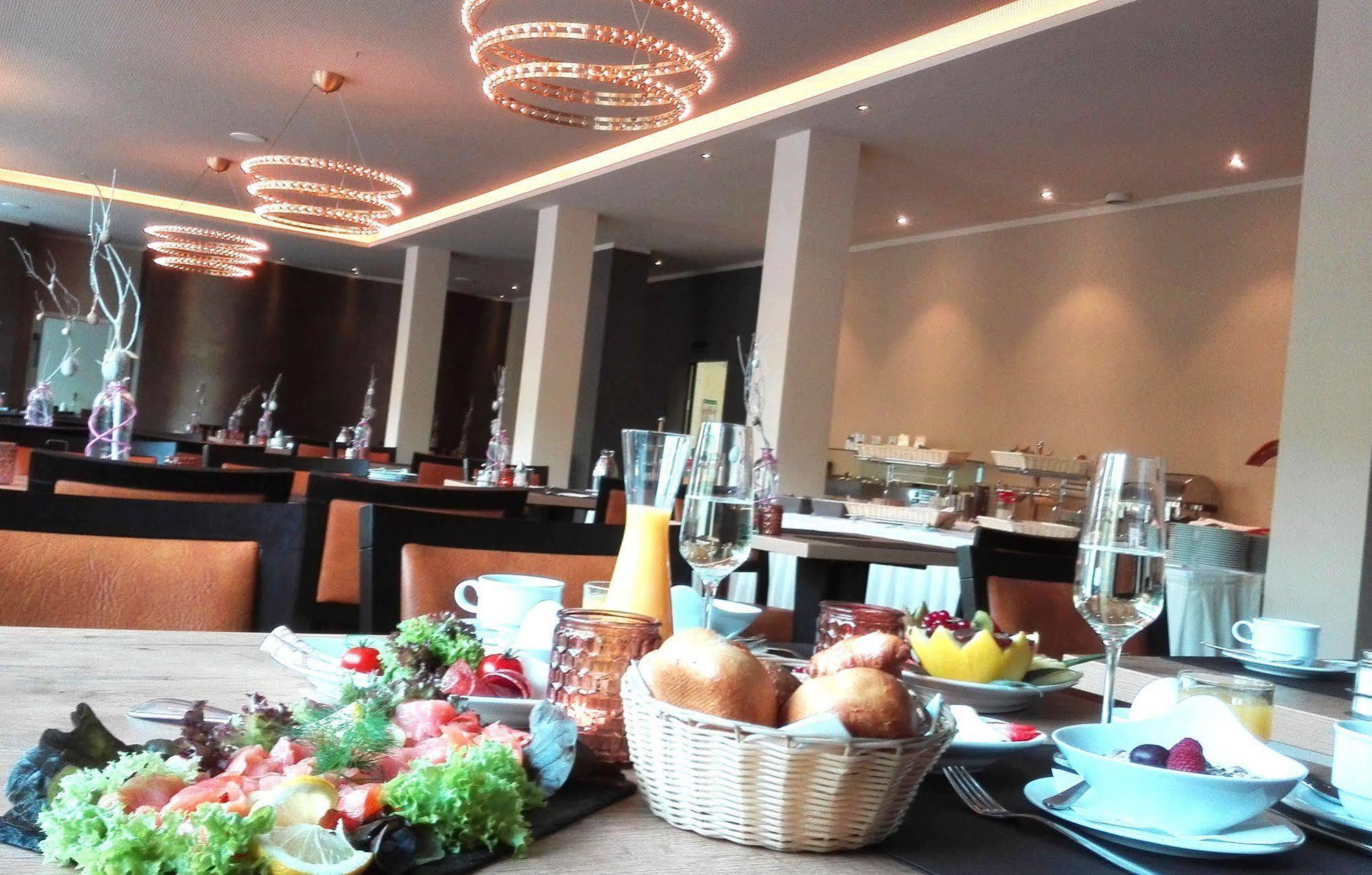 Hotel Caravelle Im Park 3*