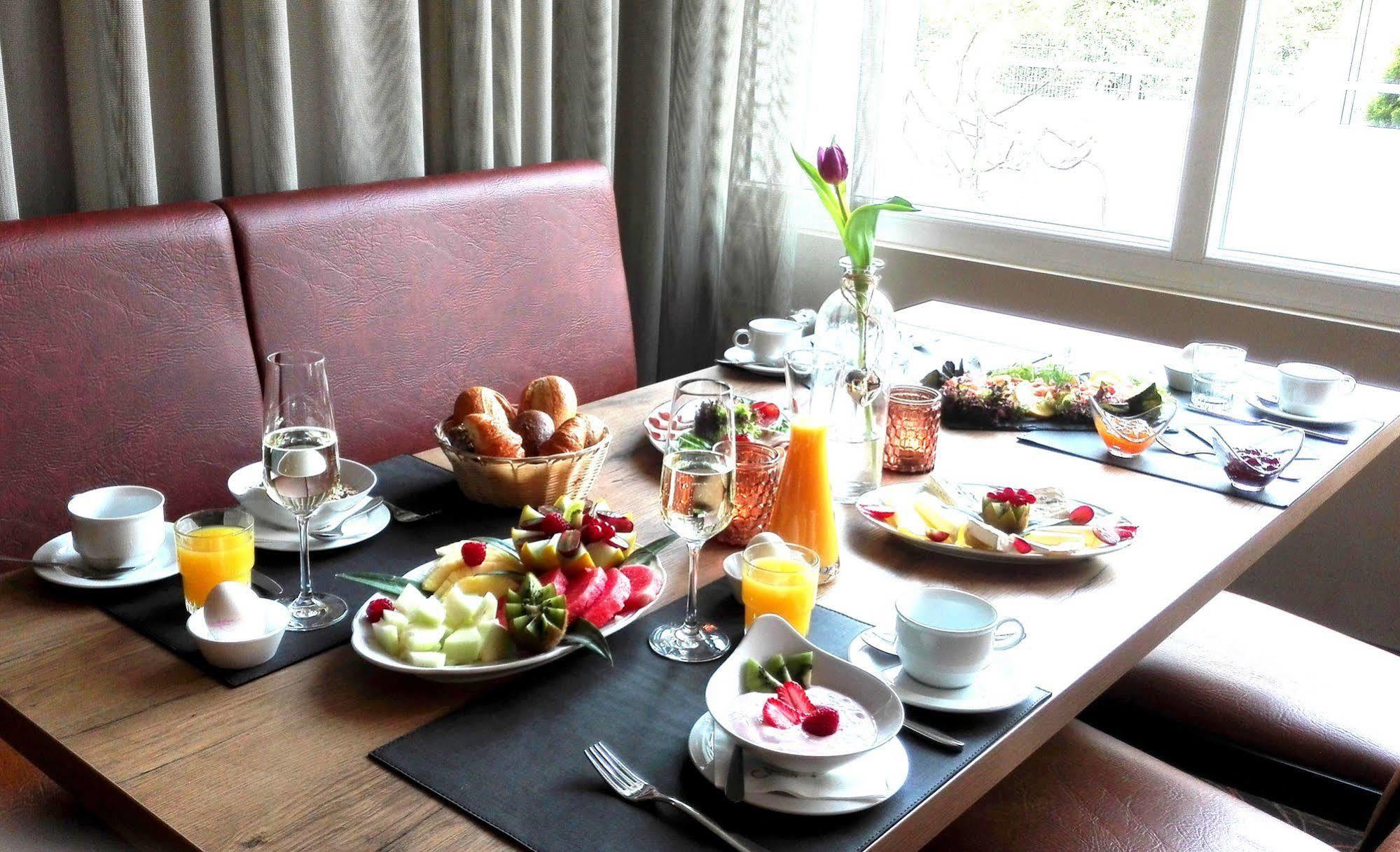 Hotel Caravelle Im Park 3*