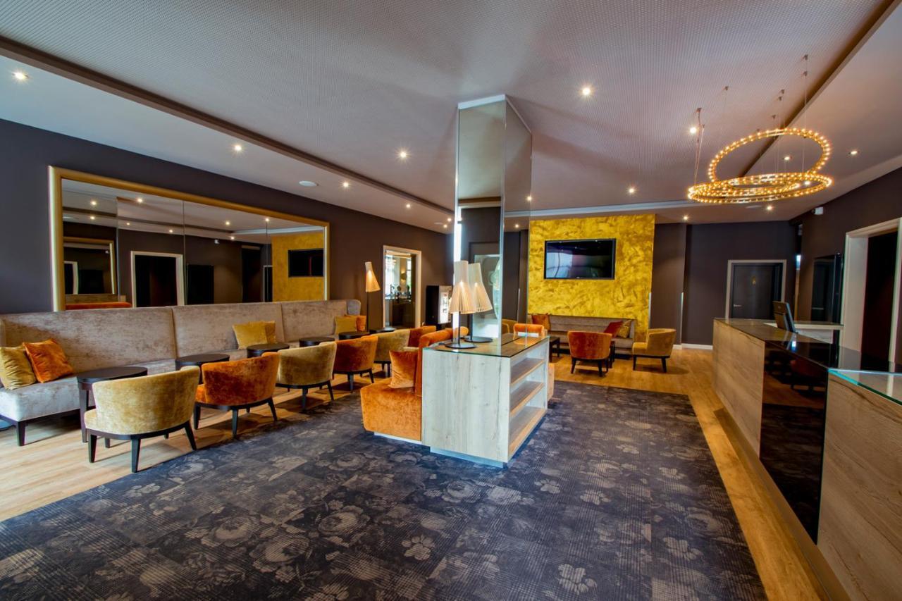 Caravelle Im Park Hotel
